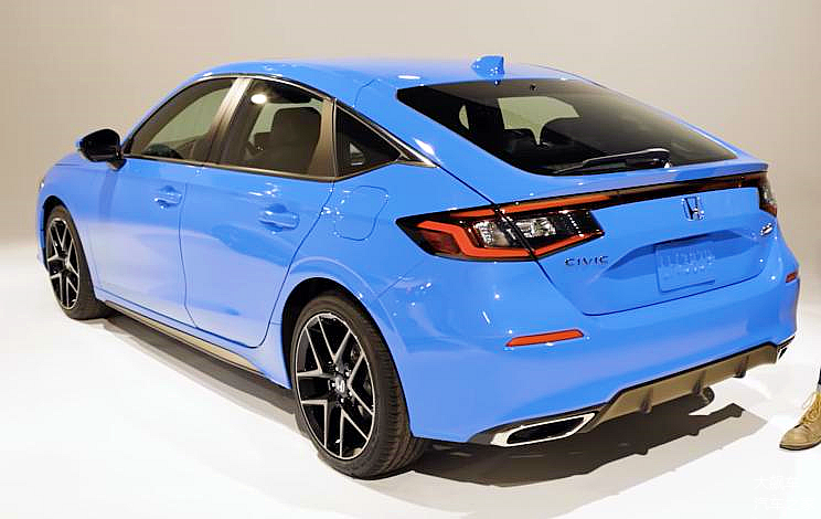 新车作为全新第十一代思域的两厢版本,整体车头外观与三厢版保持相同