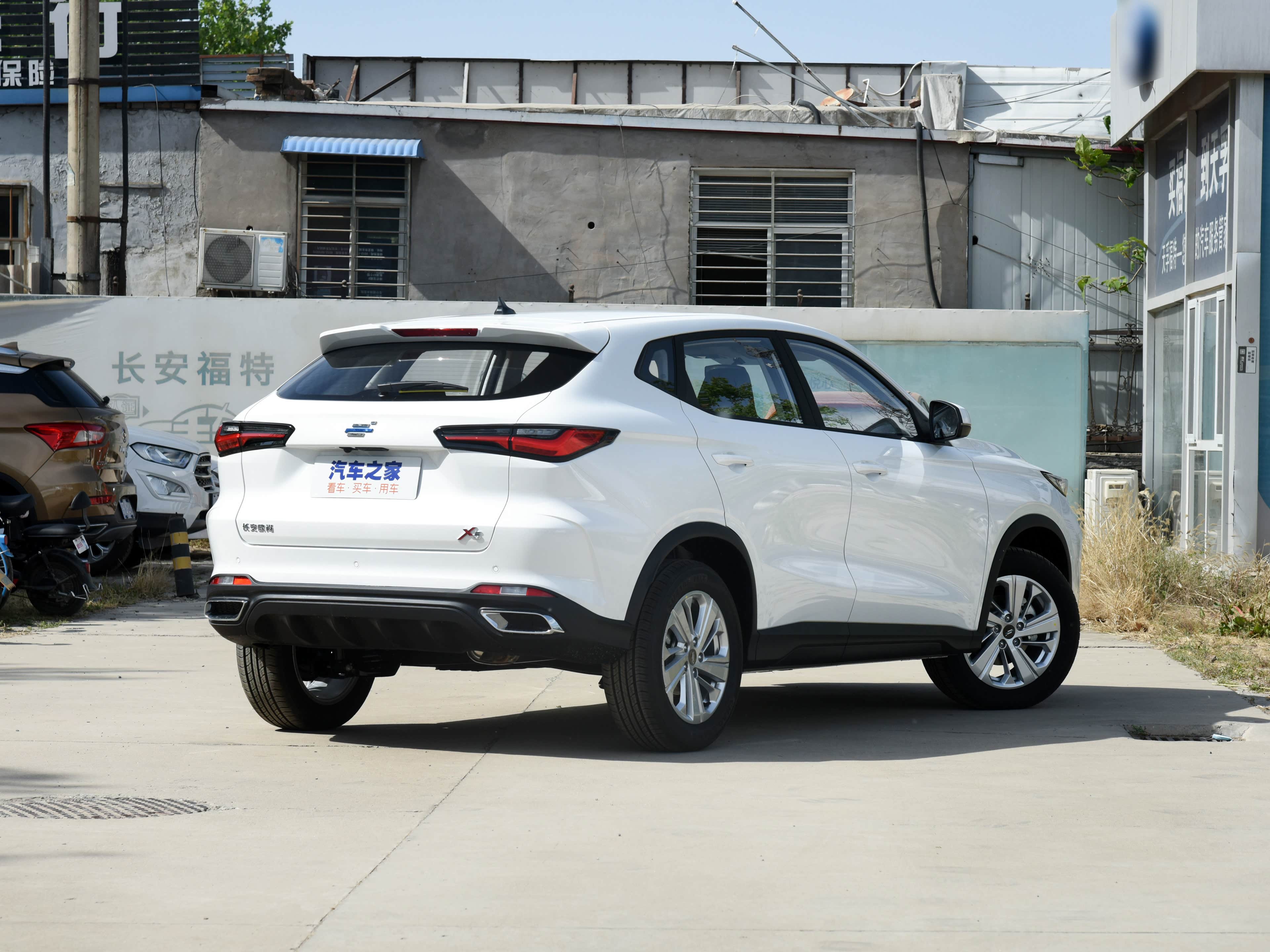 5月新车上市:长安欧尚x5新增车型,7.59万