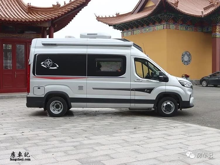 霸气外露轻奢旅行卫航v590房车官方指导价368万