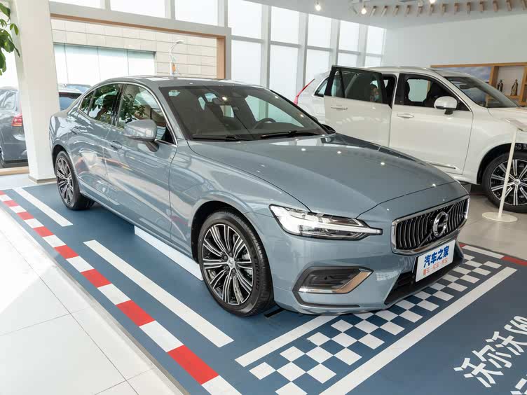 volvos60报价及图片,volvoxc60报价及图片 沃尔沃s60不止安全!2.0t破百6.9秒,做工比bba还好