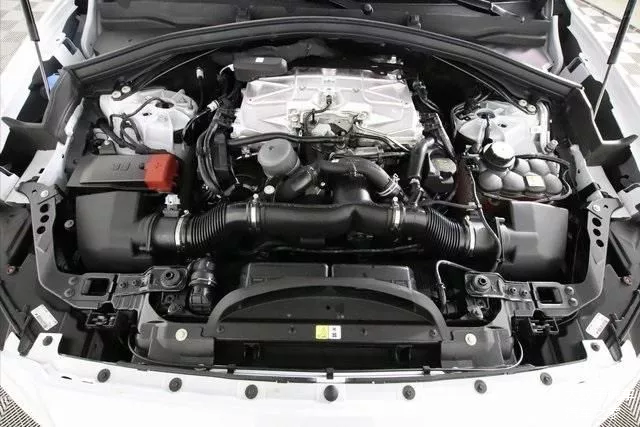 捷豹f-pace svr,v8发动机 550匹马力,真香