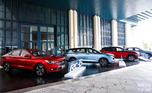 强强联手全球首款huaweihicar量产汽车面世这车企赚大发了