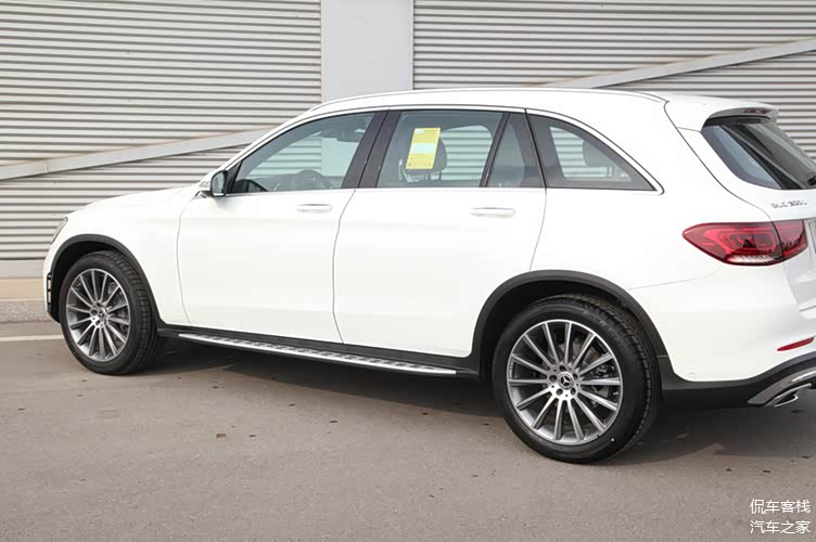 奔驰也大获成功!从加价2万到连跌4万,30天狂甩14177辆