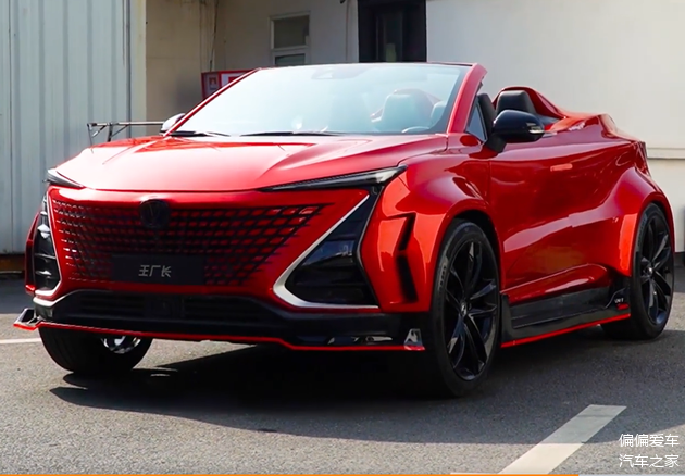 长安uni-t敞篷版亮相重庆,双门设计/宽体加持!