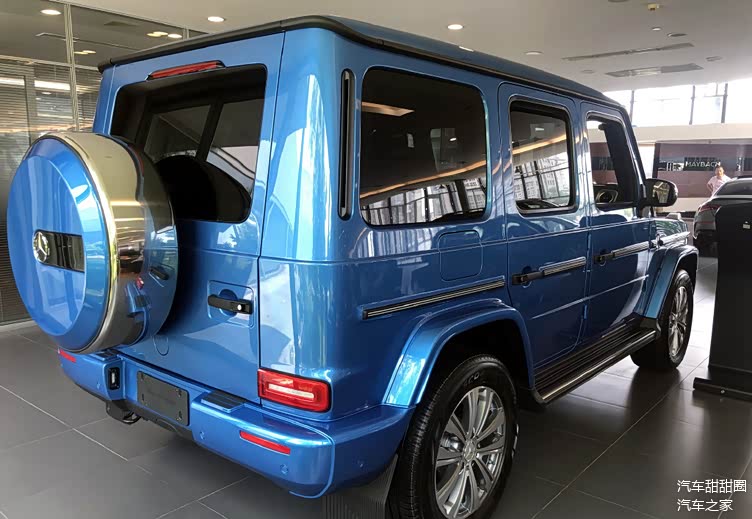 复古的造型 霸气的越野气势 奔驰g350 蓝色涂装回头率高