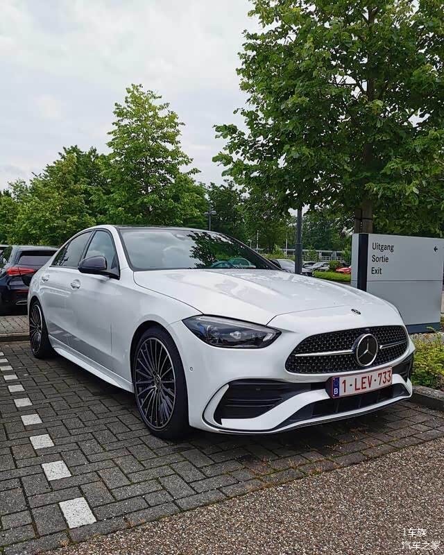 全新奔驰c级实车来了外观设计豪华大气网友好想有一台