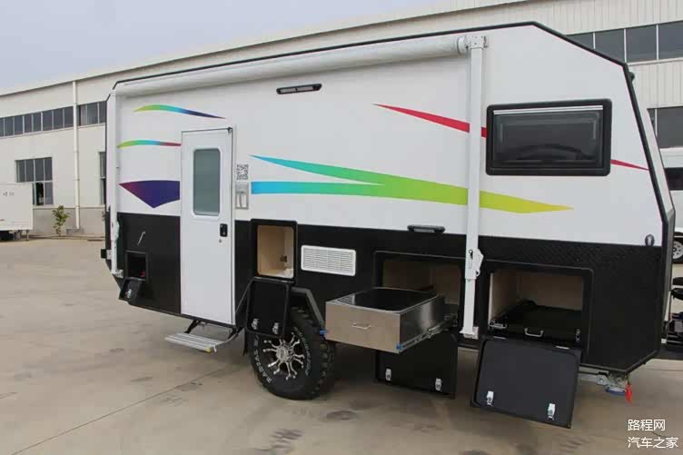 嵘野开拓者越野拖挂房车3床4座一家三口正合适