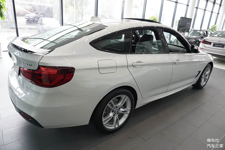 2020款宝马3系gt到店,外观动感,内饰豪华,配2.0t,你买我推荐