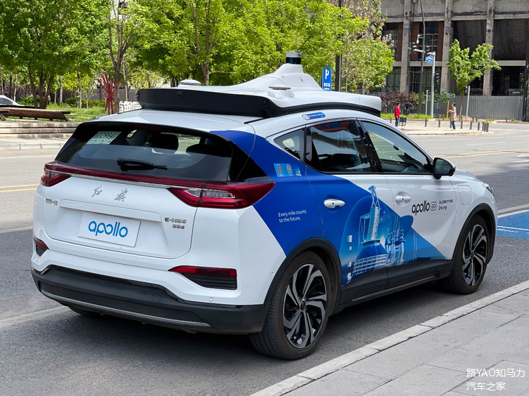 这是真的无人驾驶百度apollogo带我游首钢