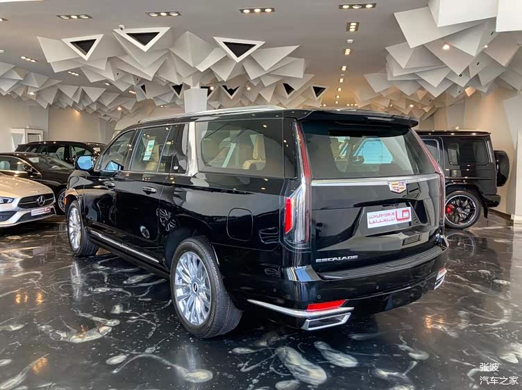 比库里南还要大气势很强全新凯迪拉克凯雷德长轴距版实车