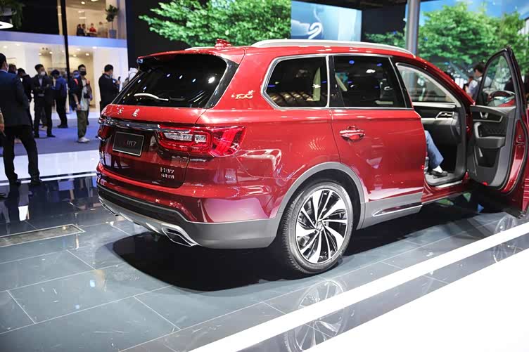 信仰落地红旗飞扬新红旗红色力量版亮相上海