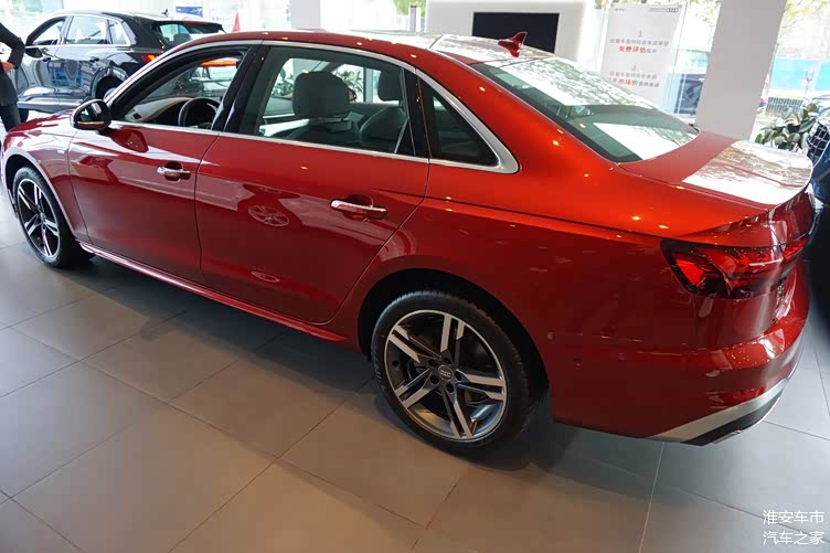 2020款奥迪a4l到店实拍斗牛士红很前卫配20t确定入手吗