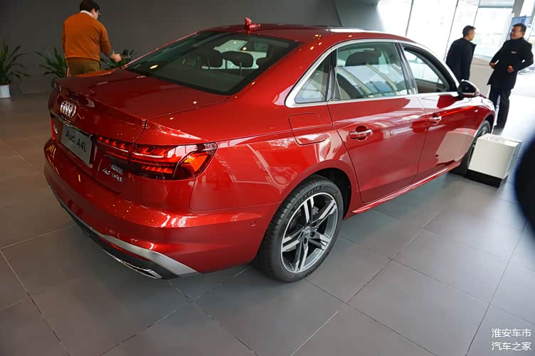 2020款奥迪a4l到店实拍斗牛士红很前卫配20t确定入手吗