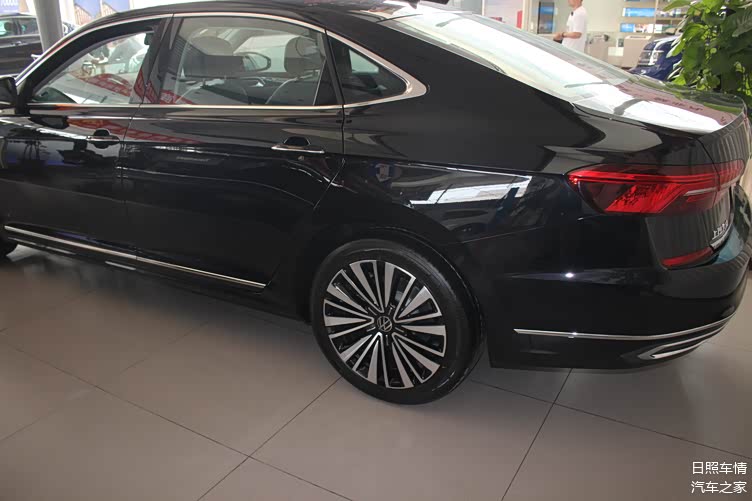 2021款大众帕萨特到店直降35万耐看还省油确定不考虑下