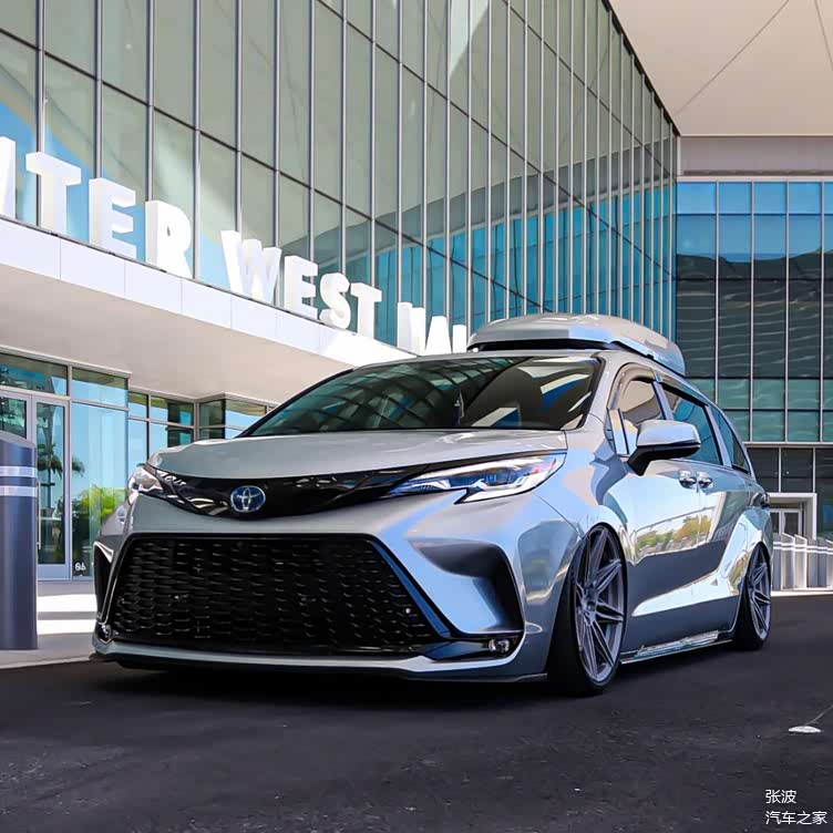 将于2022年进行国产,经过改装后的丰田塞纳运动感表现很强,非常的帅气