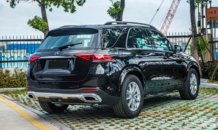 坐标厦门2021款奔驰gle350时尚版实车美拍