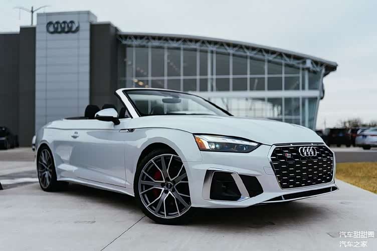 奥迪s5敞篷版颜值高很有运动范网友开着拉风