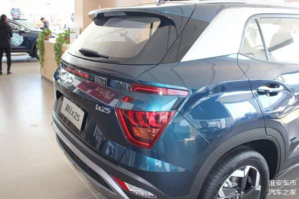 2020款现代ix25降18万水鸭蓝涂装很时尚裸车878万起真香