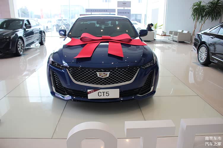 2021款凯迪拉克ct5到店,配2.0t 10at动力组合,现金优惠3.5万
