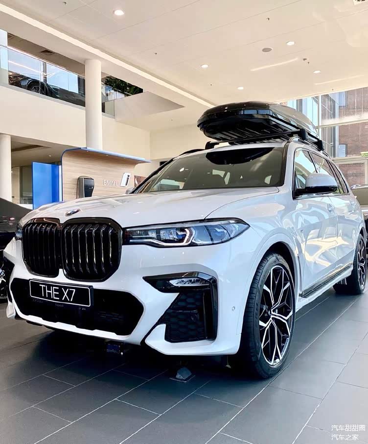 奢华的运动气势很有高级感宝马x7外观帅气空间表现出色