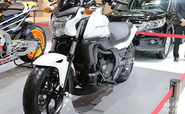 本田中量级巡航车直列双缸8气门fi电喷双速离合极速160km