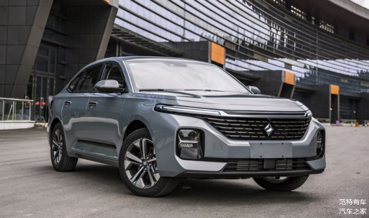 国产轿车的希望,新宝骏rc-5轴距2米7,一身智能科技,才5万多