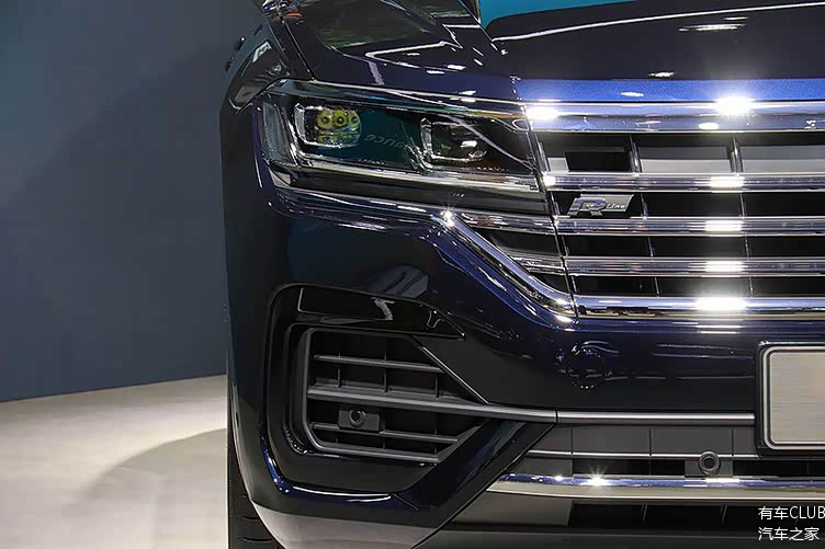 2020成都车展丨大众途锐20tsi锐尚版上市售价6298万元