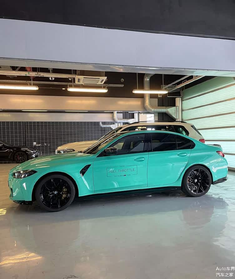 运动的设计性能范很强宝马m3薄荷绿涂装回头率很高