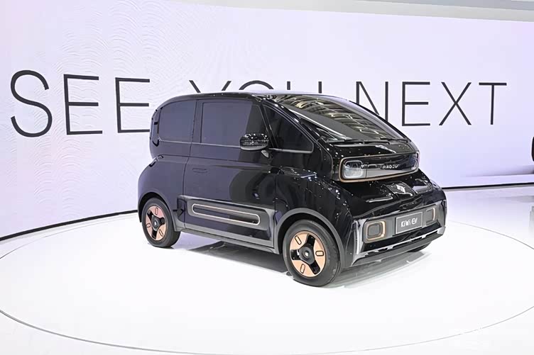 新宝骏kiwiev奇遇车展实拍可爱到爆的时尚小车