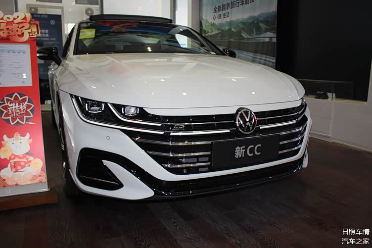 2021款大众cc到店白色涂装很时尚现金优惠18万考虑下