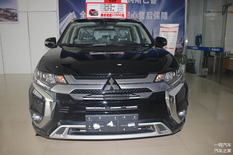 2021款三菱欧蓝德到店黑色涂装很高级配四驱动力输出流畅