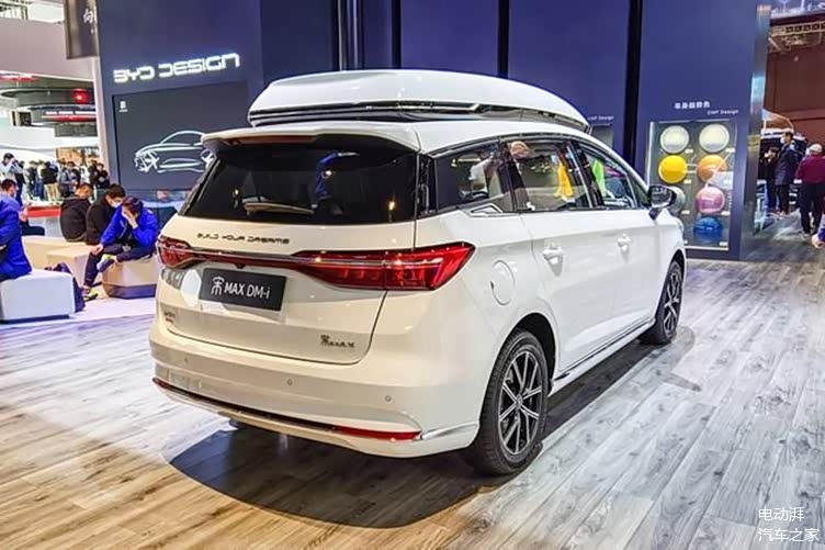 5l插混系统,配备刀片电池,比亚迪宋max dm-i亮相上海车展_车家号_发现
