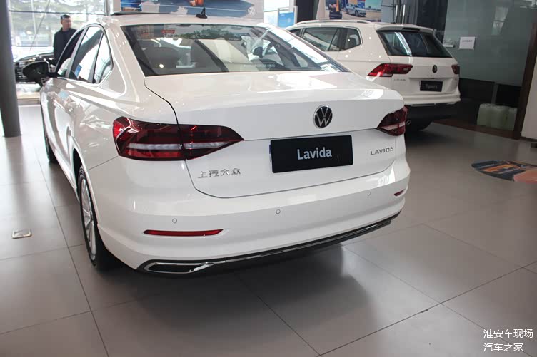 到店实拍大众新款朗逸标配8英寸显示器搭载15l和14t发动机