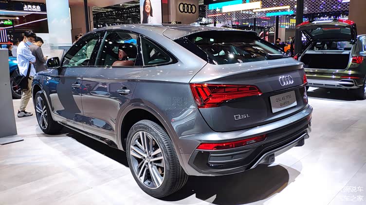 2021年上海国际车展全新奥迪q5lsportback实车