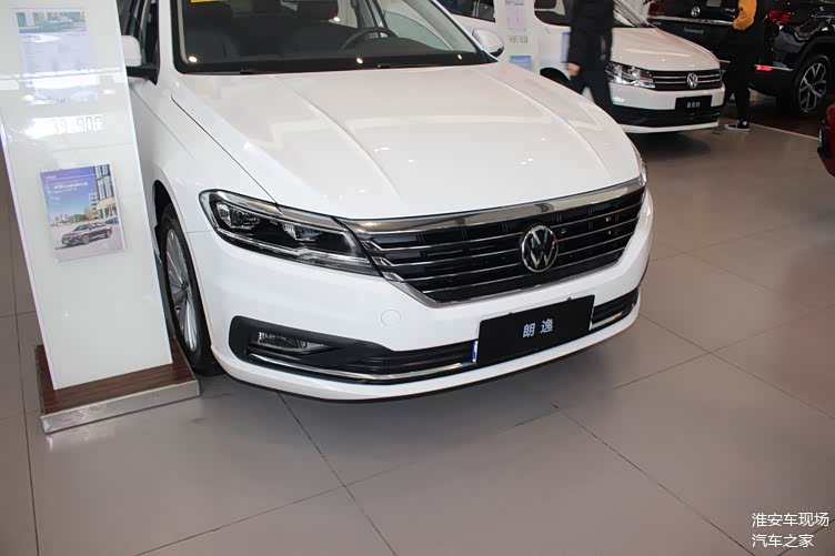 到店实拍大众新款朗逸标配8英寸显示器搭载15l和14t发动机