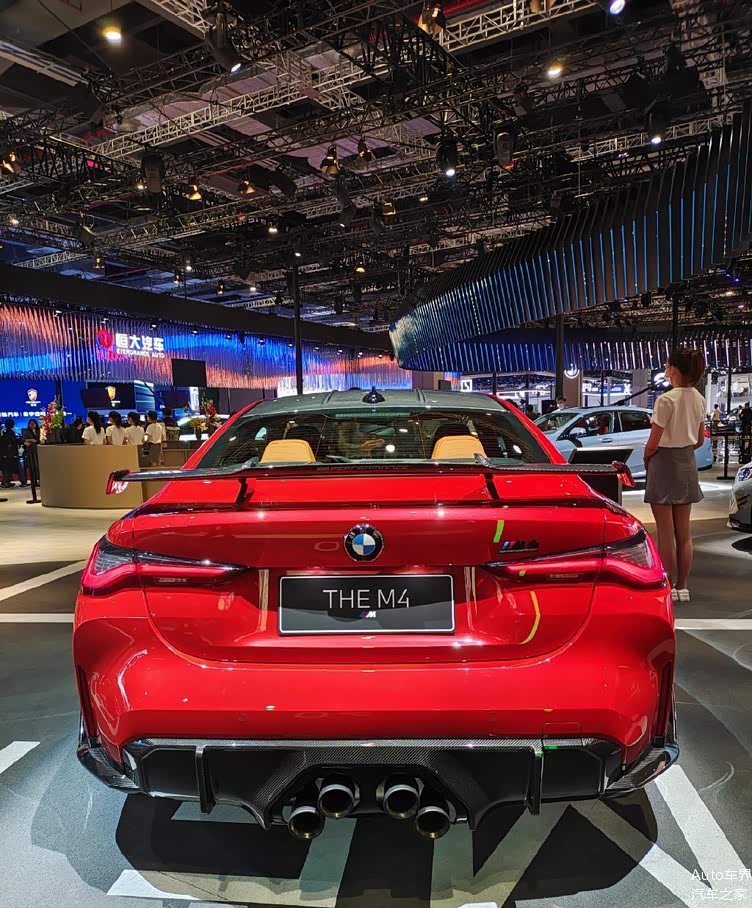 本场最强轿跑全新宝马m4雷霆版实车亮相上海车展