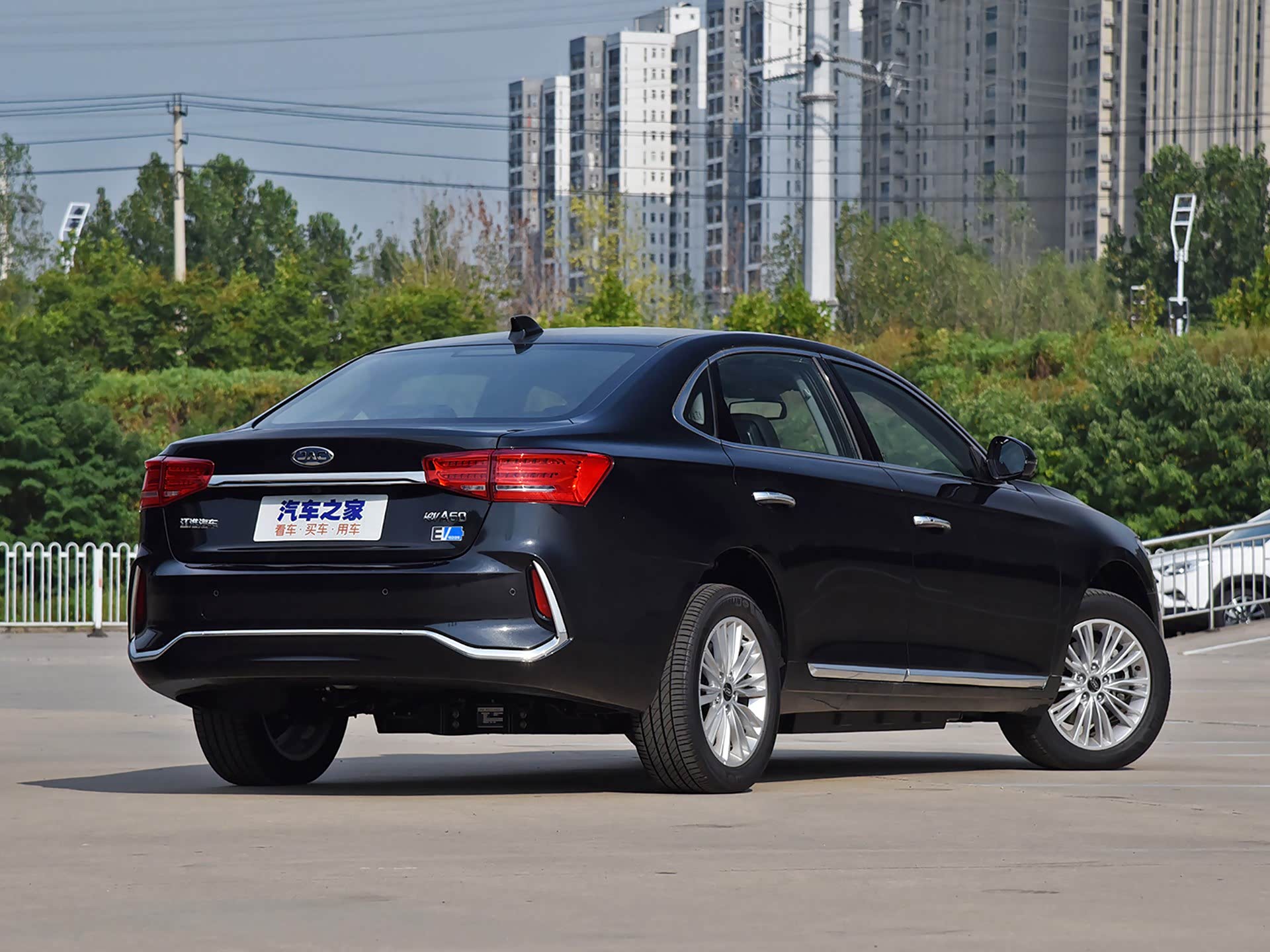 官方指导价1895万元江淮ieva60现金优惠1万元