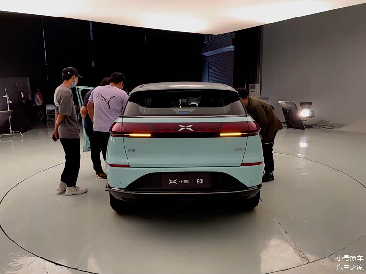 全新家族化设计语言小鹏汽车g3i实车现身7月9日上市