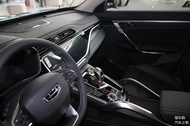 到店实拍吉利博越pro四驱版外观时尚百公里综合油耗仅64l