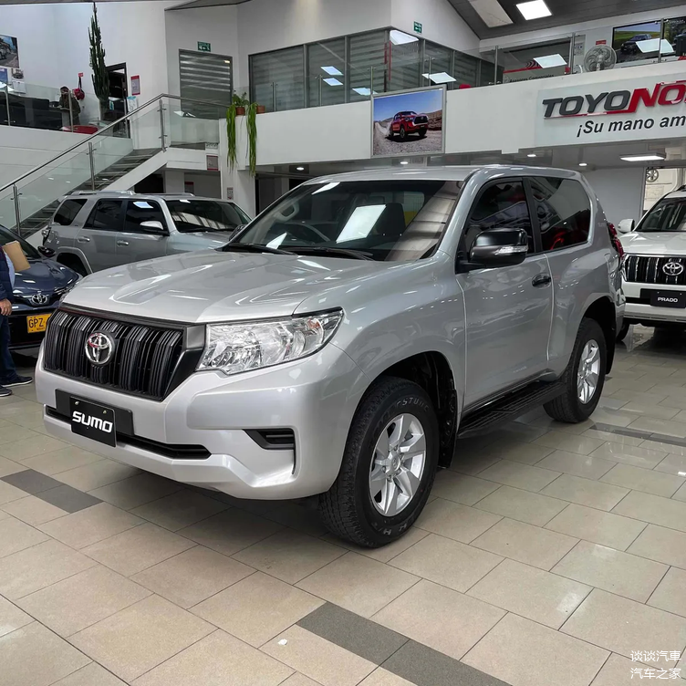 丰田普拉多双门版,一款很硬朗又很有越野范的suv,网友:很炫酷