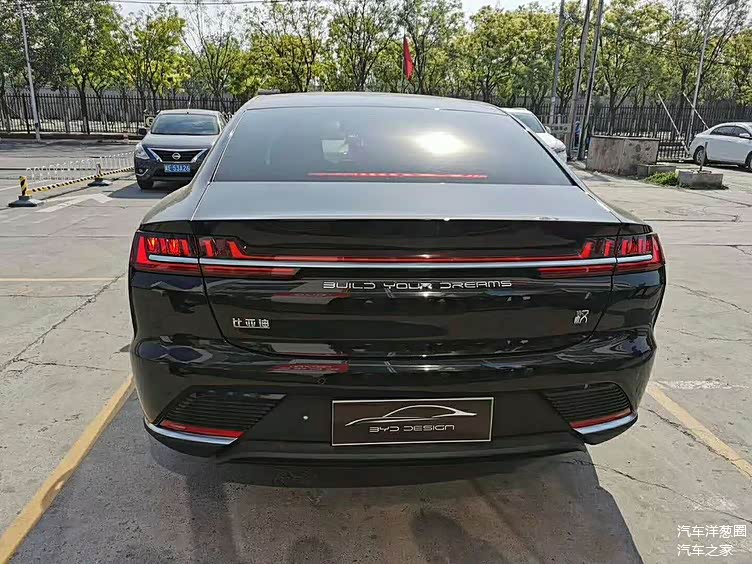 比亚迪汉ev实车现身低风阻轿跑造型破百仅需39秒