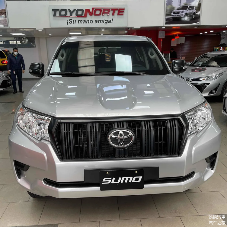 丰田普拉多双门版,一款很硬朗又很有越野范的suv,网友:很炫酷