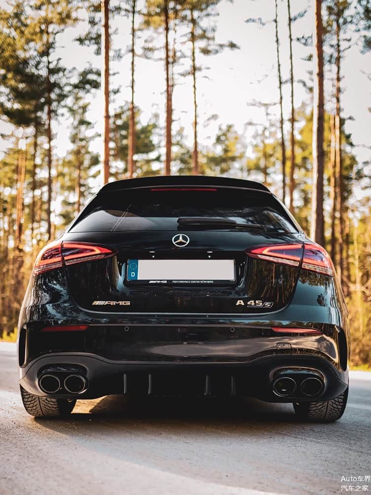 奔驰amga45s性能小钢炮年轻人的梦想之一