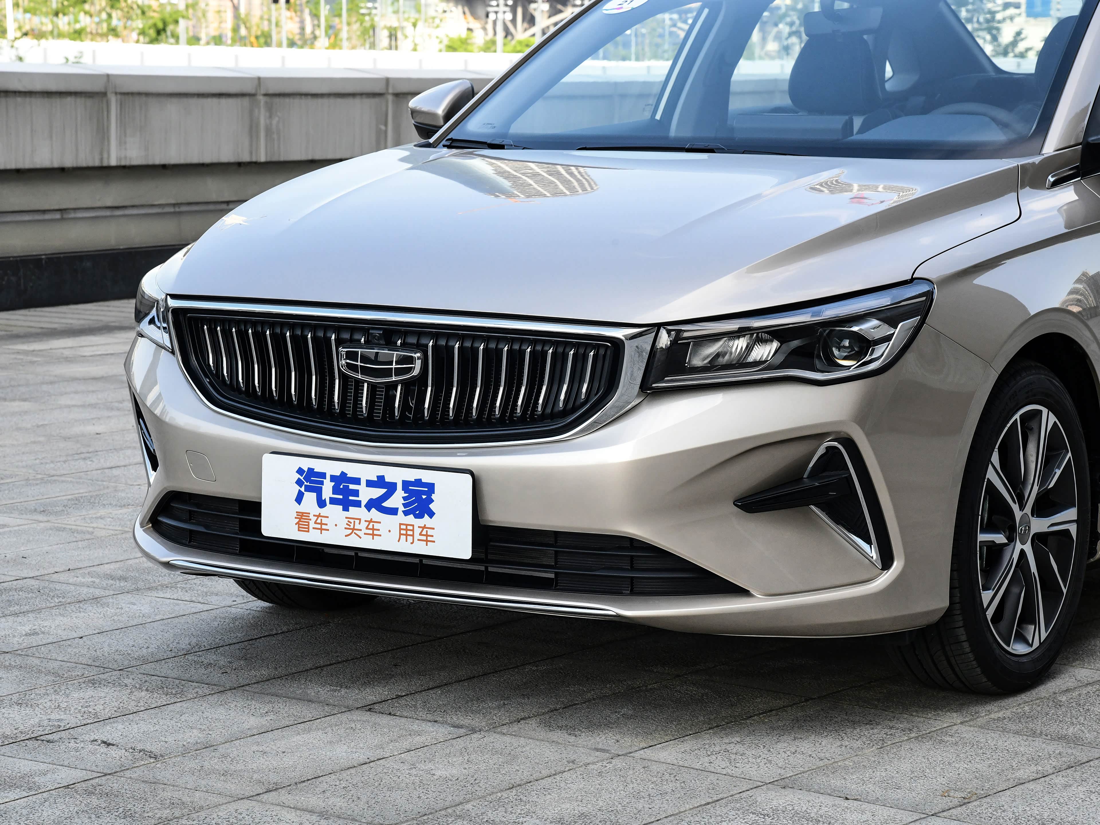 新车图解改头换面的新车图说全新一代吉利帝豪