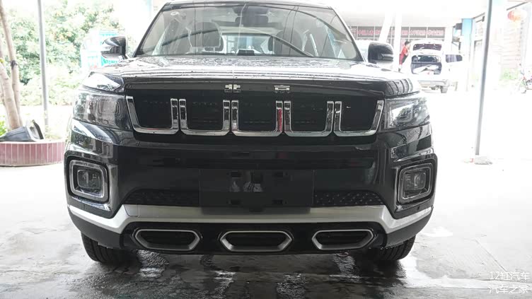 稳重大气硬派当道!新款北京越野bj30到店实拍