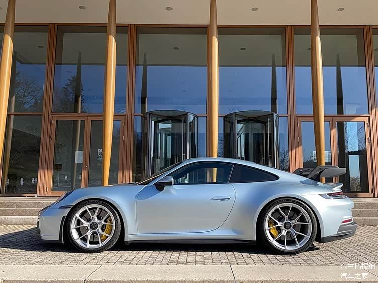 此前,我们曾经多次报道过关于保时捷911(参数|询价)gt3车型的消息,与