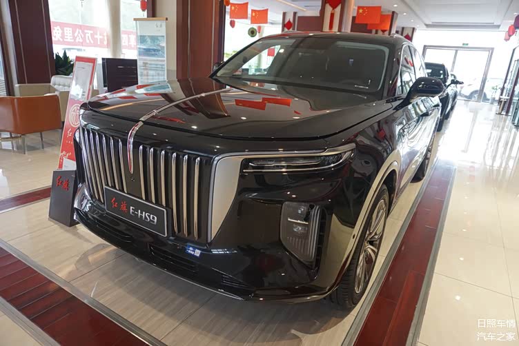 2021款红旗e-hs9到店实拍,50.98万起气场强大,内饰很精致