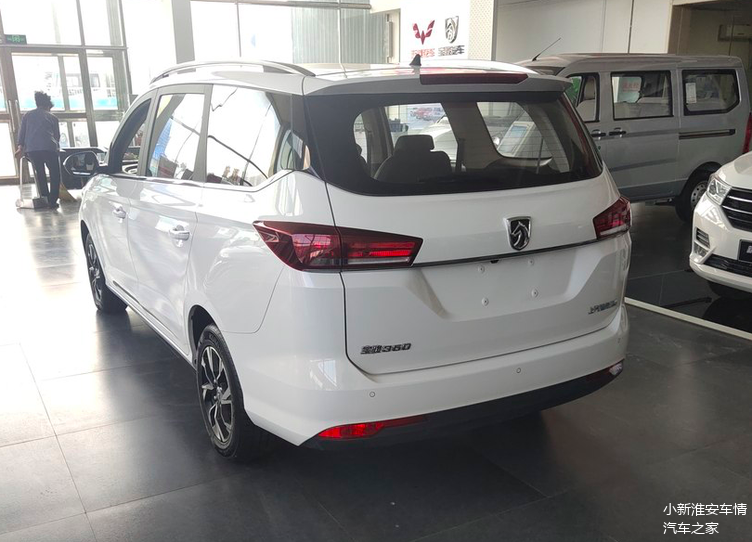 2021款宝骏360仅568万元起6座布局实用性高确定不考虑下
