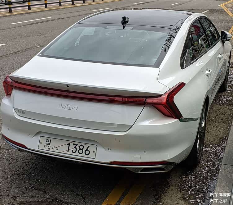 全新起亚k8实车街拍 品牌旗舰的颜值担当