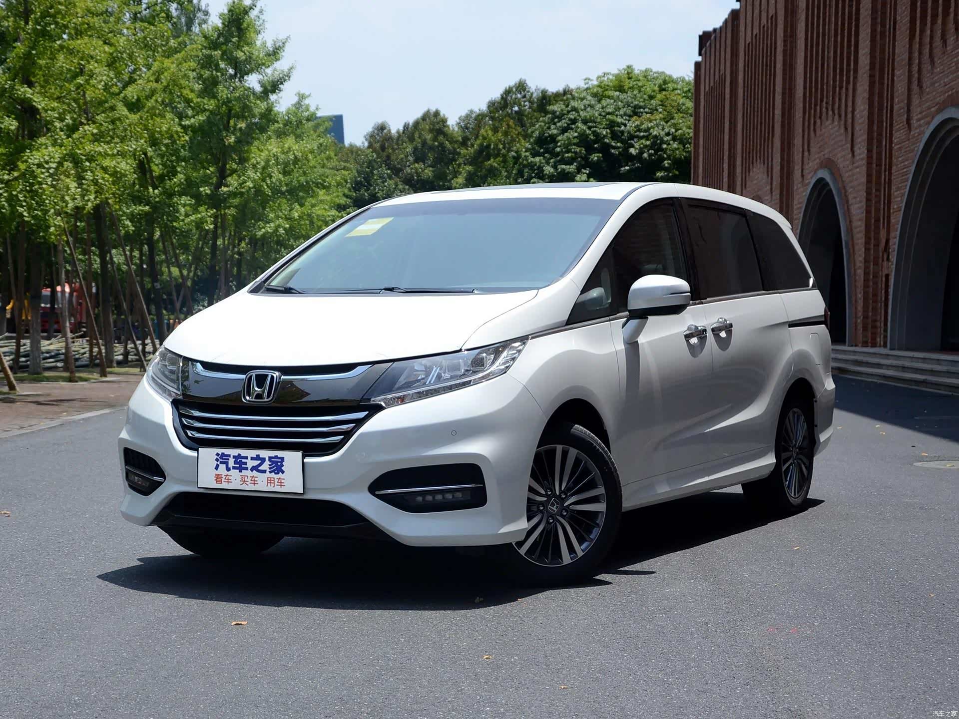 高品质mpv你选谁静态对比奥德赛传祺gm8如何选一看便知